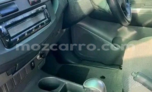 Nunua Ilio tumika Toyota Hilux Nyeupe Gari ndani ya Maputo nchini Maputo Nunua Ilio tumika Toyota Hilux Nyeupe Gari ndani ya Maputo nchini Maputo