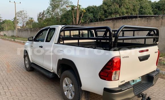 Comprar Usado Toyota Hiluxe Revo Branco Carro em Maputo em Maputo Comprar Usado Toyota Hiluxe Revo Branco Carro em Maputo em Maputo