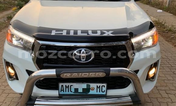 Comprar Usado Toyota Hiluxe Revo Branco Carro em Maputo em Maputo Comprar Usado Toyota Hiluxe Revo Branco Carro em Maputo em Maputo