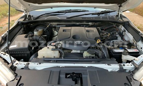 Comprar Usado Toyota Hiluxe Revo Branco Carro em Maputo em Maputo Comprar Usado Toyota Hiluxe Revo Branco Carro em Maputo em Maputo