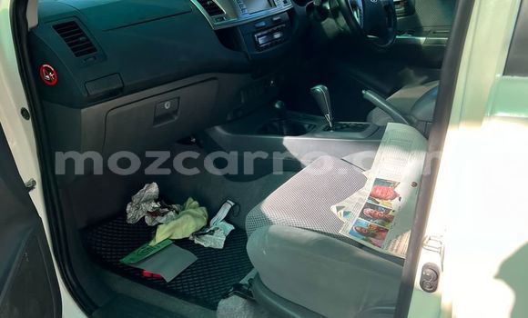 Buy Used Toyota Hilux White Car in Maputo in Maputo Buy Used Toyota Hilux White Car in Maputo in Maputo
