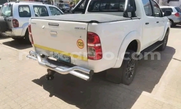 Comprar Usado Toyota Hilux Branco Carro em Maputo em Maputo Comprar Usado Toyota Hilux Branco Carro em Maputo em Maputo
