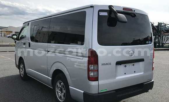 Nunua Ilio tumika Toyota Hiace Fedha Gari ndani ya Maputo nchini Maputo Nunua Ilio tumika Toyota Hiace Fedha Gari ndani ya Maputo nchini Maputo