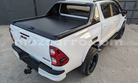 Comprar Usado Toyota Hiluxe Revo Branco Carro em Maputo em Maputo Comprar Usado Toyota Hiluxe Revo Branco Carro em Maputo em Maputo