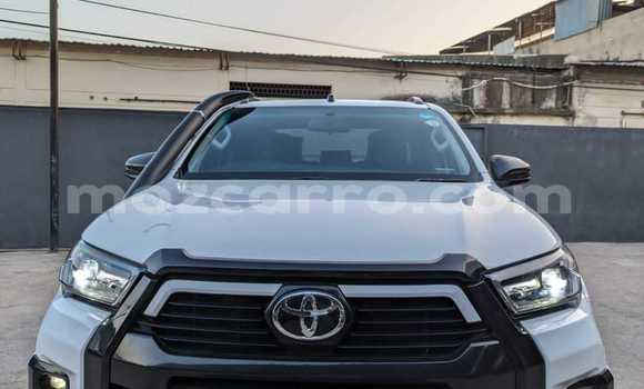 Comprar Usado Toyota Hiluxe Revo Branco Carro em Maputo em Maputo Comprar Usado Toyota Hiluxe Revo Branco Carro em Maputo em Maputo