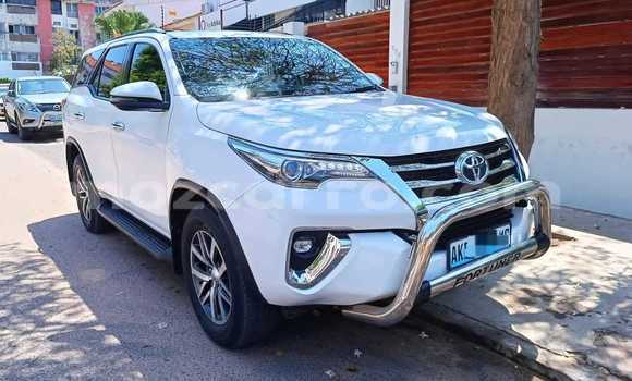 Tenga Tsaru Toyota Fortuner Chena Mota in Maputo in Maputo