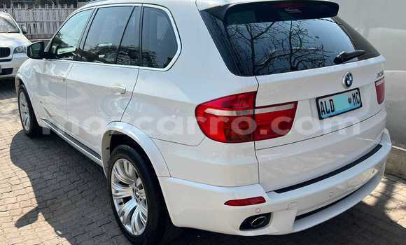 Nunua Ilio tumika BMW X5 Nyeupe Gari ndani ya Maputo nchini Maputo Nunua Ilio tumika BMW X5 Nyeupe Gari ndani ya Maputo nchini Maputo