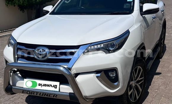 Buy Used Toyota Fortuner White Car in Maputo in Maputo Buy Used Toyota Fortuner White Car in Maputo in Maputo