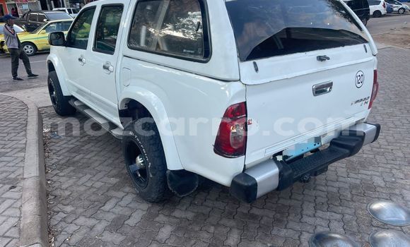 Comprar Usado Isuzu D-MAX Branco Carro em Maputo em Maputo Comprar Usado Isuzu D-MAX Branco Carro em Maputo em Maputo