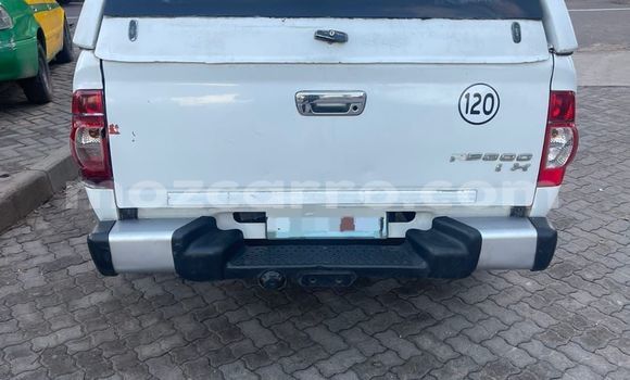 Comprar Usado Isuzu D-MAX Branco Carro em Maputo em Maputo Comprar Usado Isuzu D-MAX Branco Carro em Maputo em Maputo