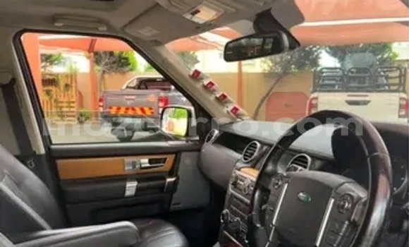 Nunua Ilio tumika Land Rover Discovery Nyeupe Gari ndani ya Maputo nchini Maputo Nunua Ilio tumika Land Rover Discovery Nyeupe Gari ndani ya Maputo nchini Maputo