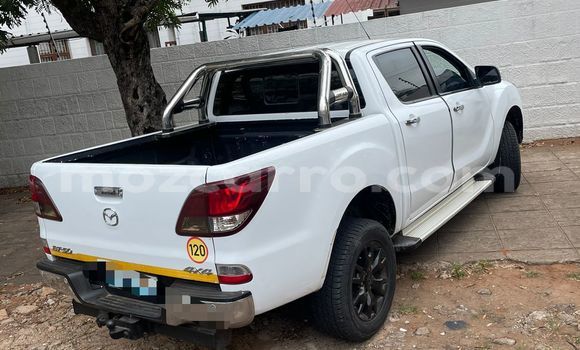 Comprar Usado Mazda BT-50 Branco Carro em Maputo em Maputo Comprar Usado Mazda BT-50 Branco Carro em Maputo em Maputo