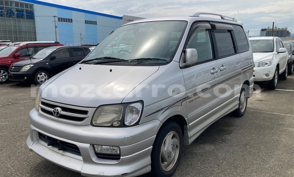 Comprar Usado Toyota Noah Prata Carro em Maputo em Maputo