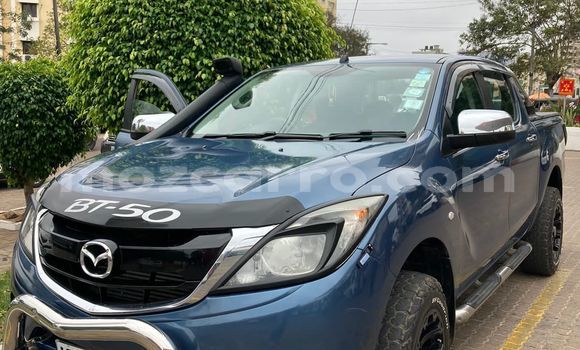 Comprar Usado Mazda BT-50 Azul Carro em Maputo em Maputo