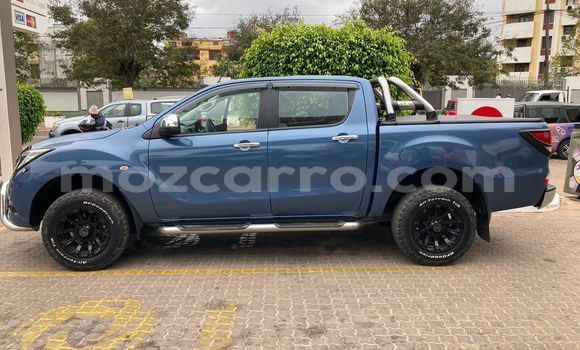 Comprar Usado Mazda BT-50 Azul Carro em Maputo em Maputo Comprar Usado Mazda BT-50 Azul Carro em Maputo em Maputo