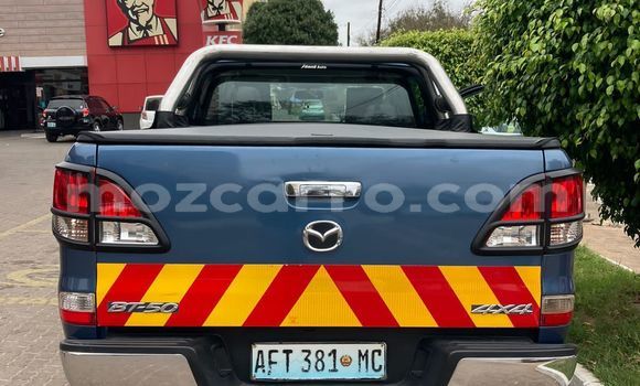 Comprar Usado Mazda BT-50 Azul Carro em Maputo em Maputo Comprar Usado Mazda BT-50 Azul Carro em Maputo em Maputo
