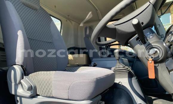 Comprar Usado Isuzu FTR 850 Branco Caminhão em Maputo em Maputo Comprar Usado Isuzu FTR 850 Branco Caminhão em Maputo em Maputo