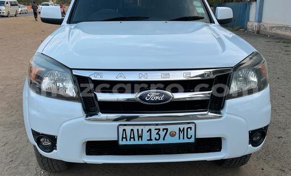 Comprar Usado FORD MUSTANG Branco Carro em Maputo em Maputo