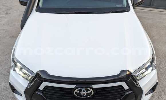 Comprar Usado Toyota REVO CAB Z-EDITION Branco Carro em Maputo em Maputo