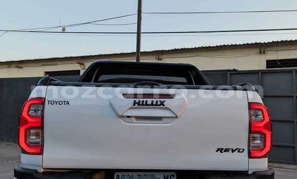 Comprar Usado Toyota REVO CAB Z-EDITION Branco Carro em Maputo em Maputo Comprar Usado Toyota REVO CAB Z-EDITION Branco Carro em Maputo em Maputo