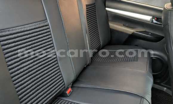 Comprar Usado Toyota REVO CAB Z-EDITION Branco Carro em Maputo em Maputo Comprar Usado Toyota REVO CAB Z-EDITION Branco Carro em Maputo em Maputo