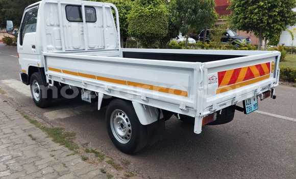 Comprar Usado Toyota Dyna Branco Carro em Maputo em Maputo Comprar Usado Toyota Dyna Branco Carro em Maputo em Maputo
