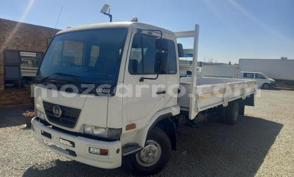 Comprar Usado Nissan UD Branco Caminhão em Maputo em Maputo Comprar Usado Nissan UD Branco Caminhão em Maputo em Maputo