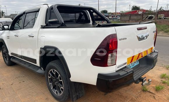 Buy Used Toyota Hiluxe Revo White Car in Maputo in Maputo Buy Used Toyota Hiluxe Revo White Car in Maputo in Maputo