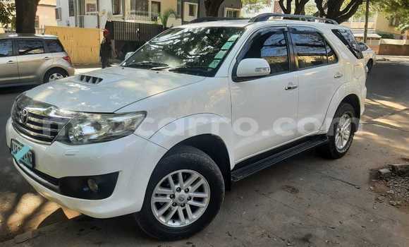 Buy Used Toyota Fortuner White Car in Maputo in Maputo Buy Used Toyota Fortuner White Car in Maputo in Maputo