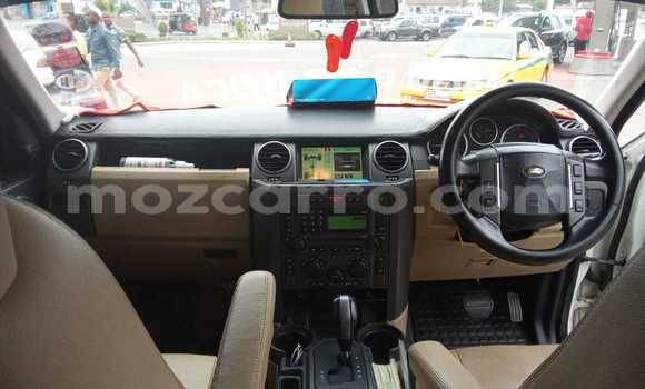 Nunua Ilio tumika Land Rover Discovery Nyeupe Gari ndani ya Maputo nchini Maputo Nunua Ilio tumika Land Rover Discovery Nyeupe Gari ndani ya Maputo nchini Maputo