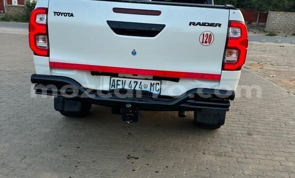 Buy Used Toyota Hiluxe Revo White Car in Maputo in Maputo Buy Used Toyota Hiluxe Revo White Car in Maputo in Maputo