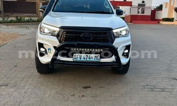 Buy Used Toyota Hiluxe Revo White Car in Maputo in Maputo Buy Used Toyota Hiluxe Revo White Car in Maputo in Maputo