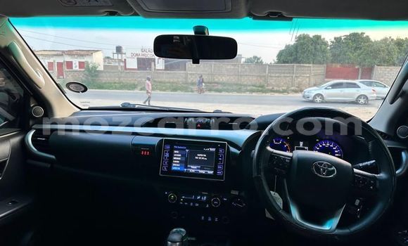 Buy Used Toyota Hiluxe Revo White Car in Maputo in Maputo Buy Used Toyota Hiluxe Revo White Car in Maputo in Maputo