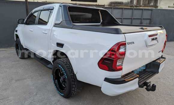 Comprar Usado Toyota Hiluxe Revo Branco Carro em Maputo em Maputo Comprar Usado Toyota Hiluxe Revo Branco Carro em Maputo em Maputo