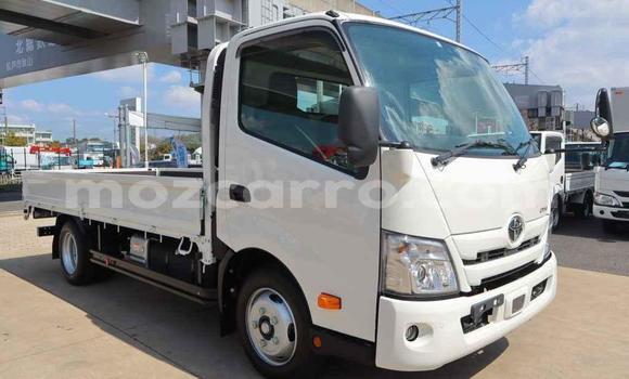 Tenga Tsaru Toyota Dyna Chena Mota in Inhambane in Inhambane