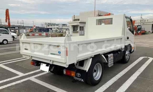 Nunua Ilio tumika Toyota Dyna Nyeupe Gari ndani ya Maputo nchini Maputo Nunua Ilio tumika Toyota Dyna Nyeupe Gari ndani ya Maputo nchini Maputo