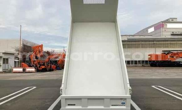 Nunua Ilio tumika Toyota Dyna Nyeupe Gari ndani ya Maputo nchini Maputo Nunua Ilio tumika Toyota Dyna Nyeupe Gari ndani ya Maputo nchini Maputo