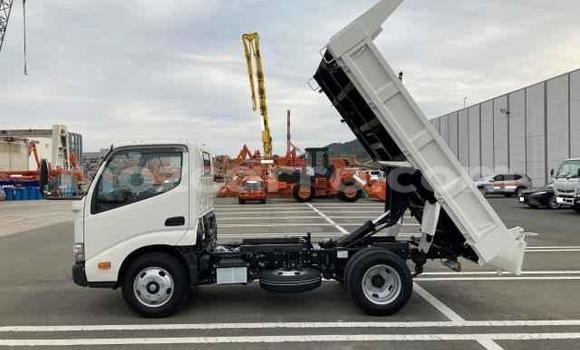 Nunua Ilio tumika Toyota Dyna Nyeupe Gari ndani ya Maputo nchini Maputo Nunua Ilio tumika Toyota Dyna Nyeupe Gari ndani ya Maputo nchini Maputo
