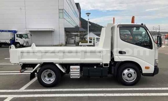 Nunua Ilio tumika Toyota Dyna Nyeupe Gari ndani ya Maputo nchini Maputo Nunua Ilio tumika Toyota Dyna Nyeupe Gari ndani ya Maputo nchini Maputo