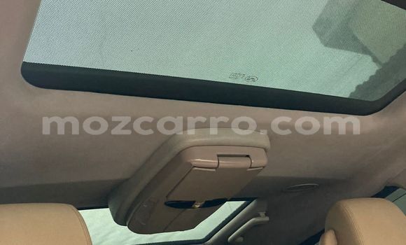 Buy Used Land Rover Discovery White Car in Maputo in Maputo Buy Used Land Rover Discovery White Car in Maputo in Maputo