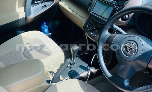 Buy Used Toyota Vanguard Red Car in Maputo in Maputo Buy Used Toyota Vanguard Red Car in Maputo in Maputo