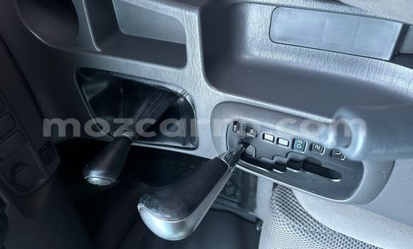 Nunua Ilio tumika Toyota Hilux Nyeupe Gari ndani ya Maputo nchini Maputo Nunua Ilio tumika Toyota Hilux Nyeupe Gari ndani ya Maputo nchini Maputo