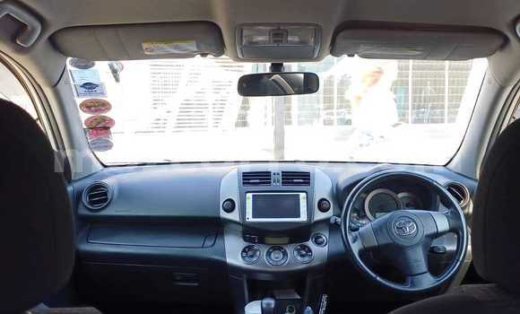 Buy Used Toyota Vanguard Silver Car in Maputo in Maputo Buy Used Toyota Vanguard Silver Car in Maputo in Maputo