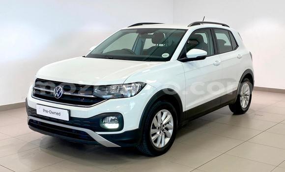 Comprar Usado Volkswagen T-Roc Branco Carro em Manica em Manica