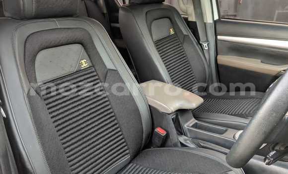 Nunua Ilio tumika Toyota Hiluxe Revo Nyeupe Gari ndani ya Maputo nchini Maputo Nunua Ilio tumika Toyota Hiluxe Revo Nyeupe Gari ndani ya Maputo nchini Maputo