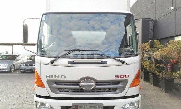Buy Used Hino 300 Series White Truck in Maputo in Maputo Buy Used Hino 300 Series White Truck in Maputo in Maputo