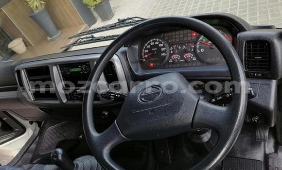 Buy Used Hino 300 Series White Truck in Maputo in Maputo Buy Used Hino 300 Series White Truck in Maputo in Maputo