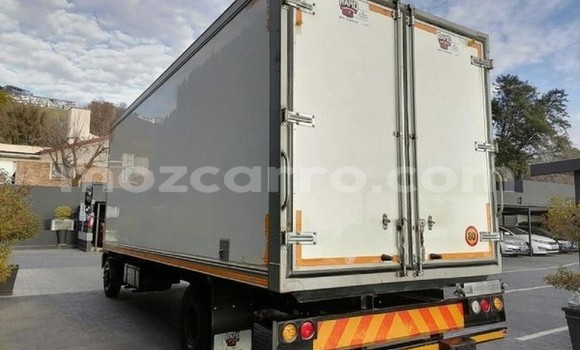 Buy Used Hino 300 Series White Truck in Maputo in Maputo Buy Used Hino 300 Series White Truck in Maputo in Maputo
