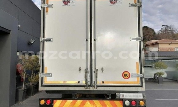 Buy Used Hino 300 Series White Truck in Maputo in Maputo Buy Used Hino 300 Series White Truck in Maputo in Maputo
