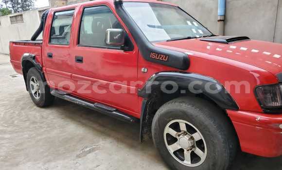 Tenga Tsaru Isuzu KB Tsvuku Mota in Maputo in Maputo